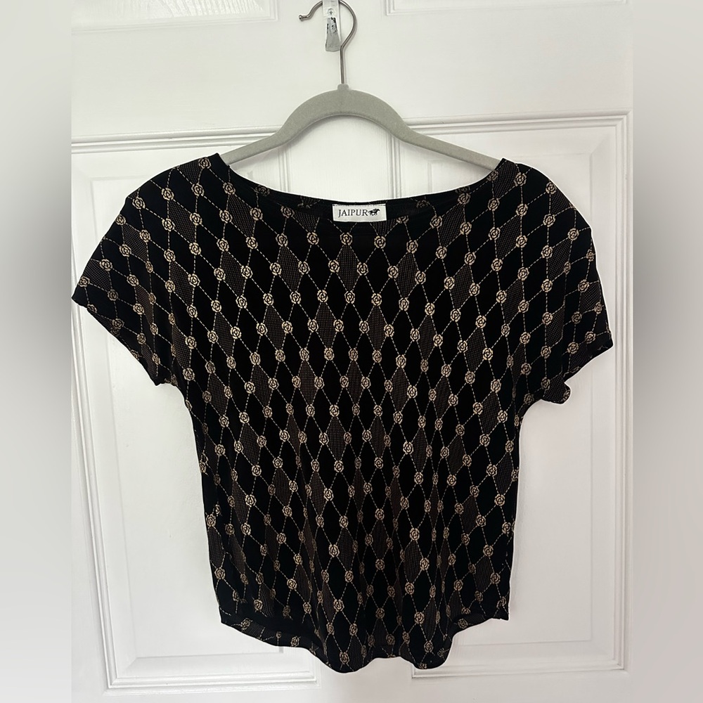 Vintage Jaipur Black and Gold Fitted Short Sleeve Tee